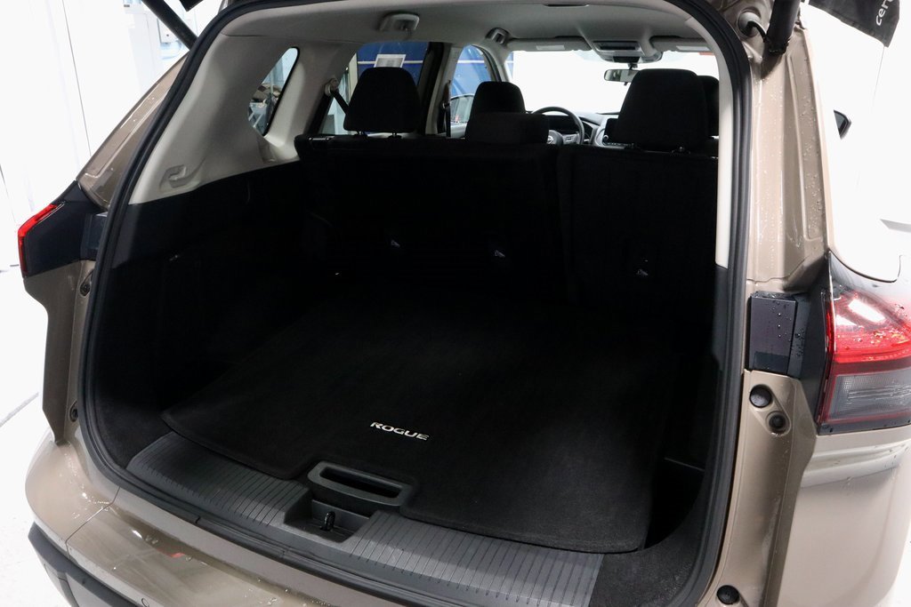 Certified 2024 Nissan Rogue SV image 16