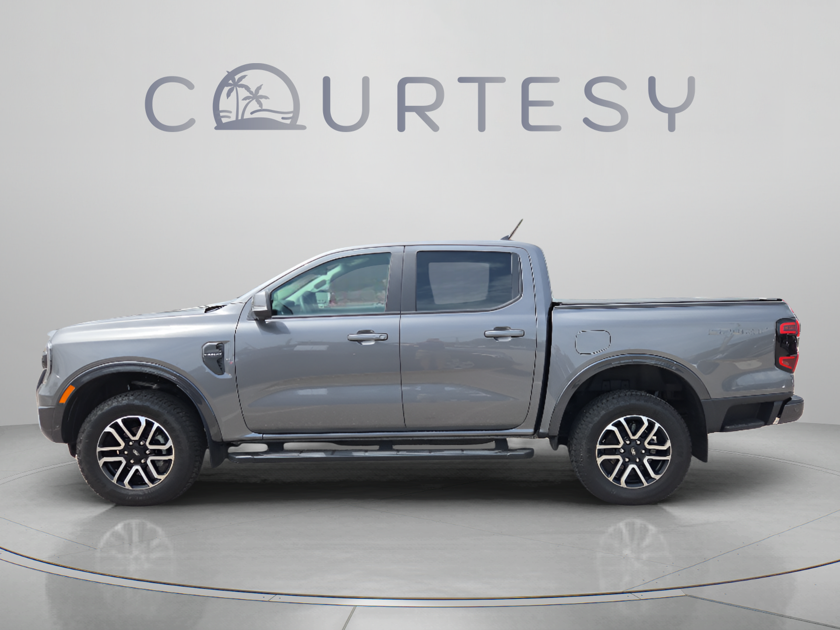 Used 2024 Ford Ranger Lariat w/ Trailer Tow Package RWD image 2