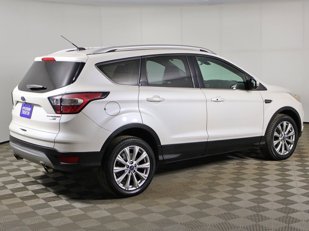 Used 2017 Ford Escape Titanium image 9