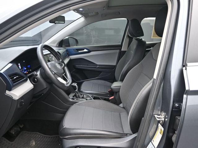 Used 2022 Volkswagen Taos SE w/ Panoramic Sunroof Package AWD/4WD image 11