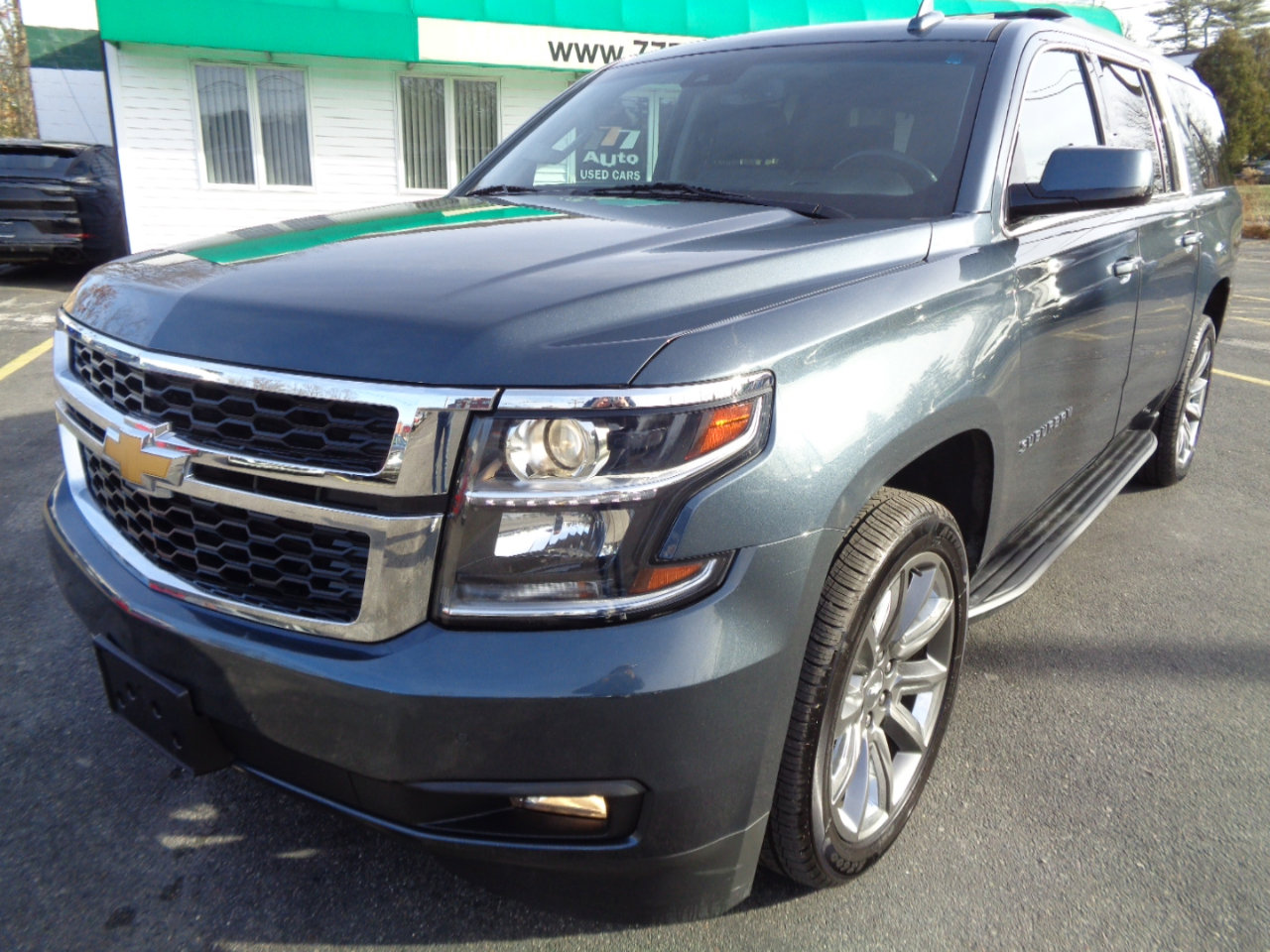 Used 2019 Chevrolet Suburban LT w/ Luxury Package image 14