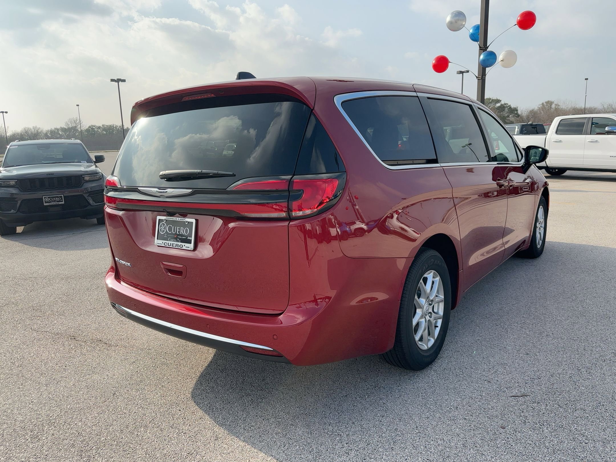 New 2026 Chrysler Pacifica Select FWD image 5