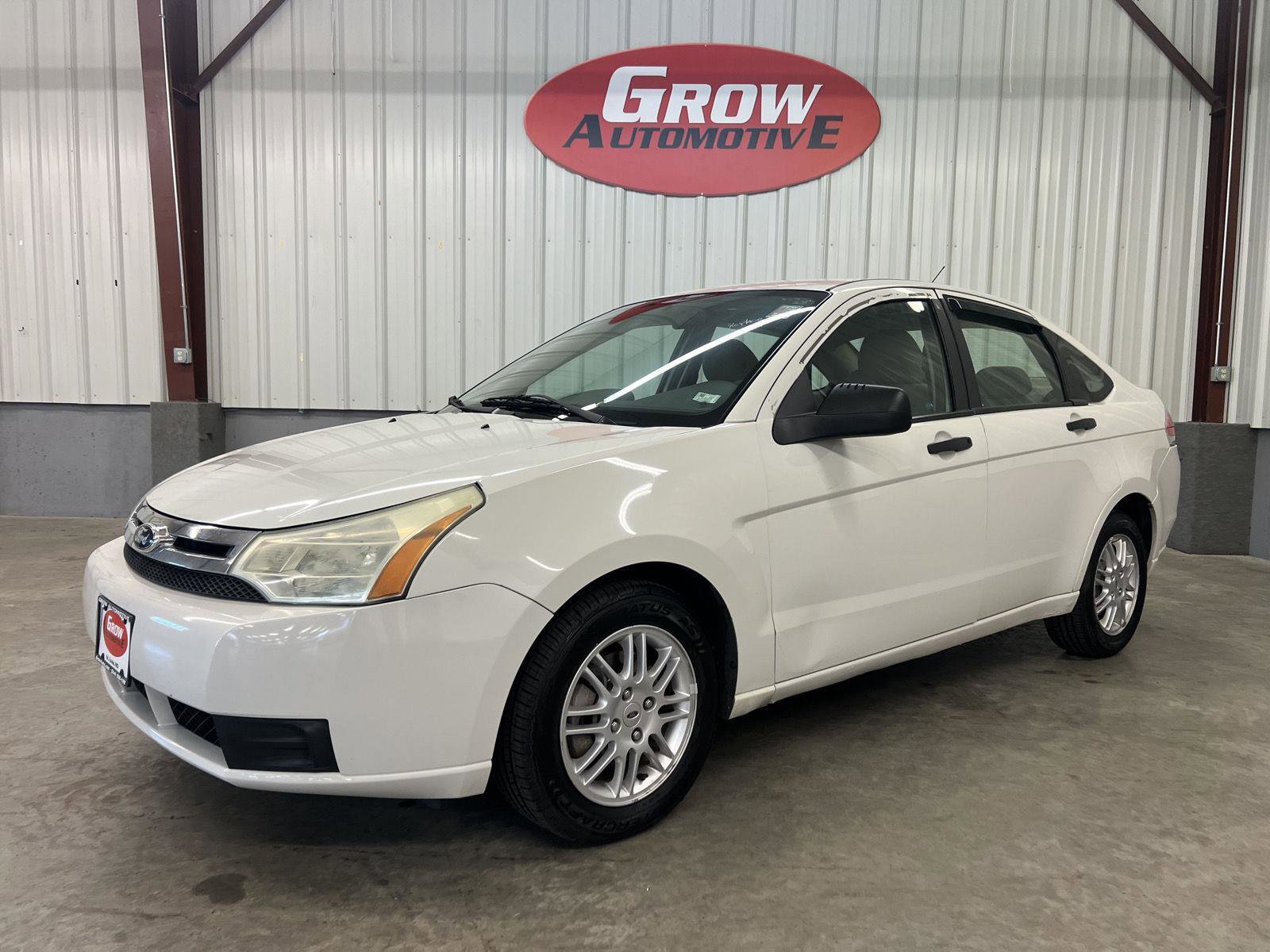 Used 2010 Ford Focus SE image 8