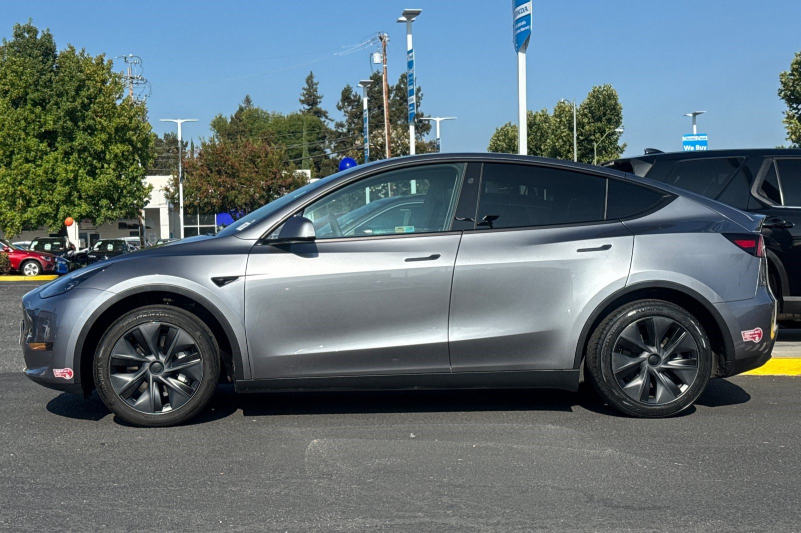 Used 2024 Tesla Model Y Long Range RWD image 2