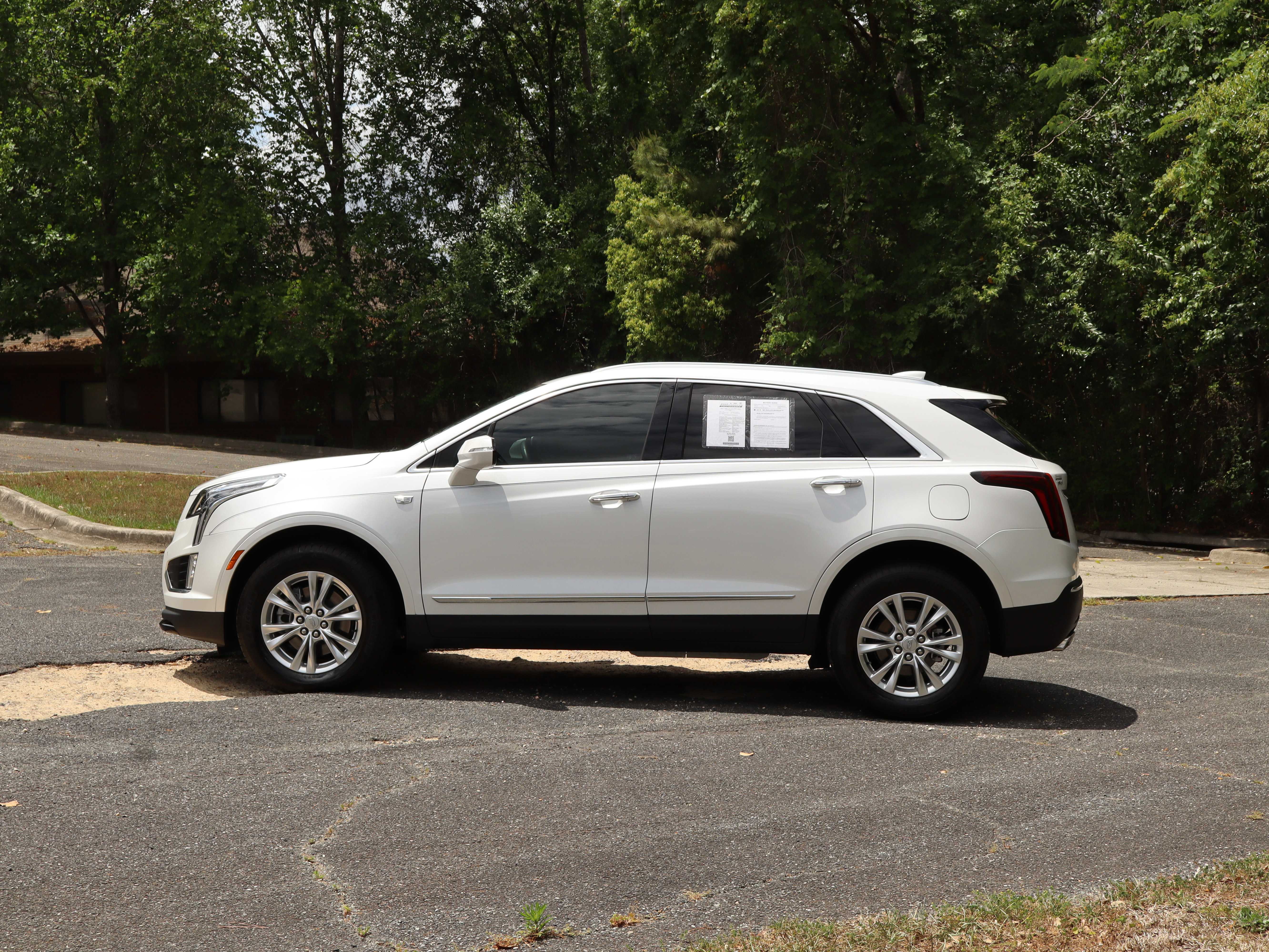 Certified 2024 Cadillac XT5 Luxury FWD image 3