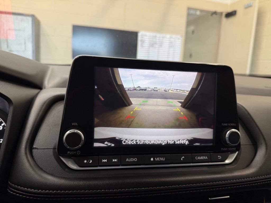 Used 2024 Nissan Rogue SV FWD image 16
