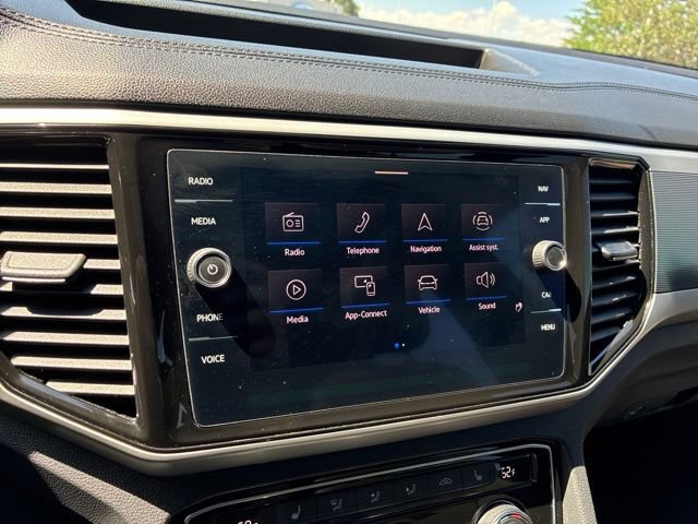 Used 2022 Volkswagen Atlas Cross Sport SEL R-Line AWD/4WD image 24