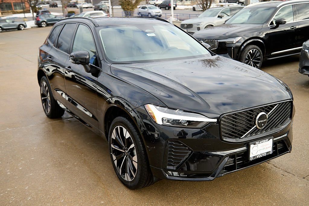 New 2026 Volvo XC60 B5 Plus w/ Protection Package Premier image 4