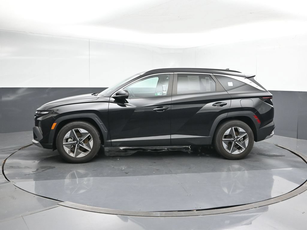 Used 2025 Hyundai Tucson SEL FWD image 2