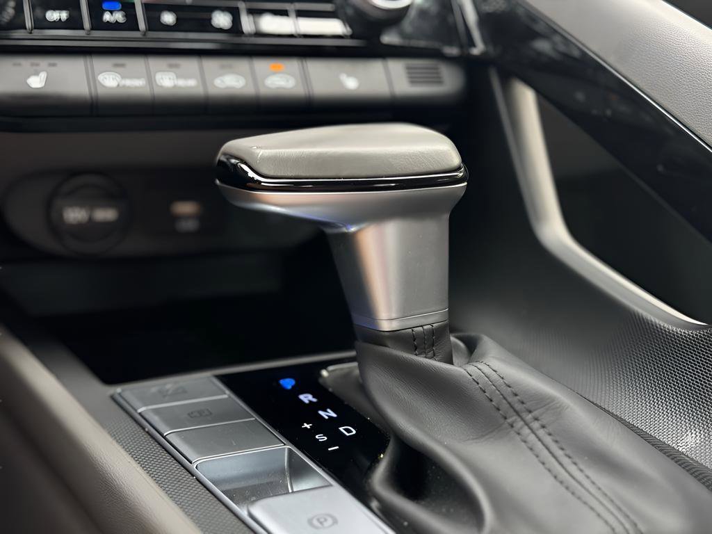 Used 2024 Hyundai Elantra SEL w/ Convenience Package image 32