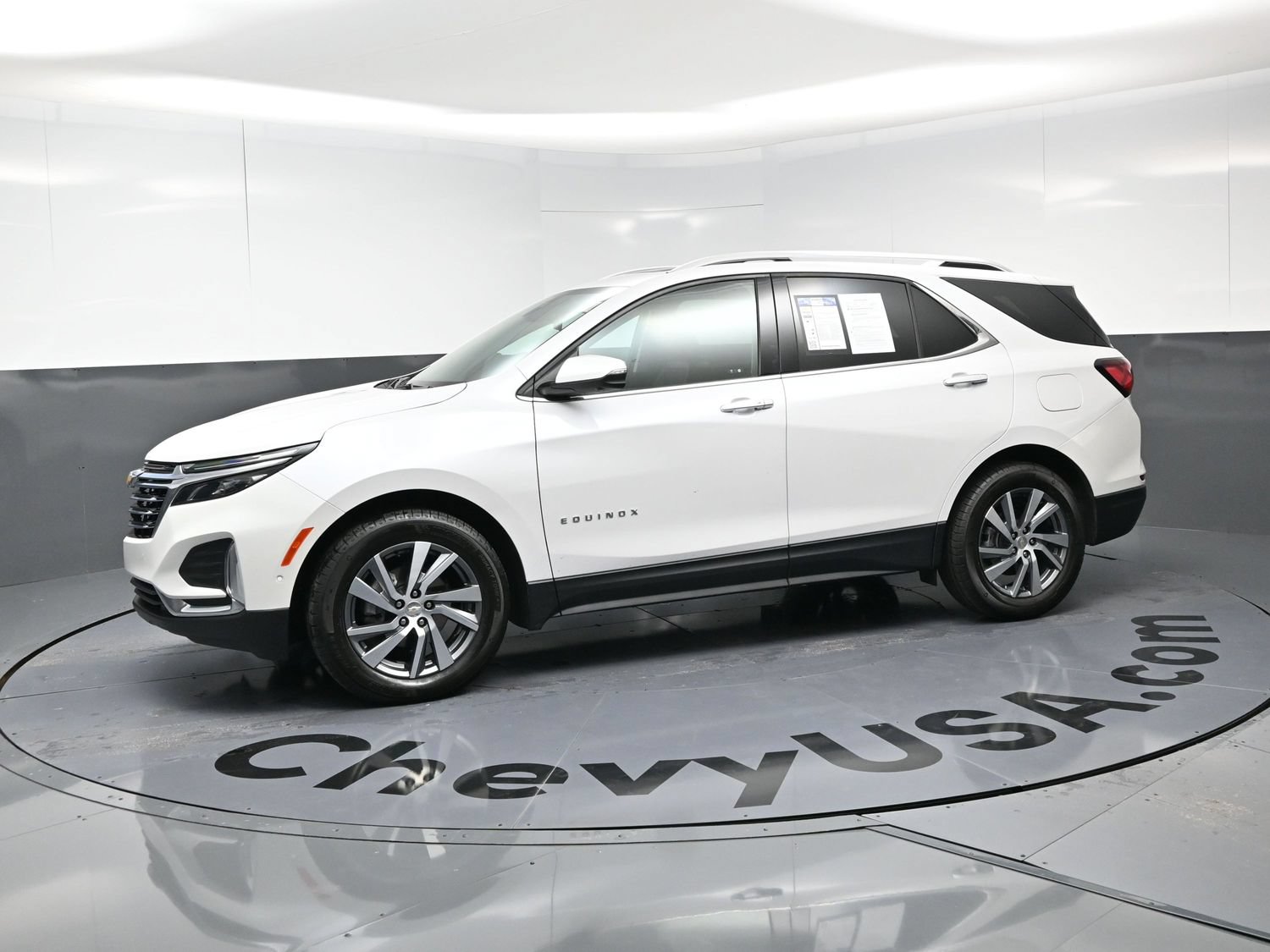 Used 2024 Chevrolet Equinox Premier FWD image 6