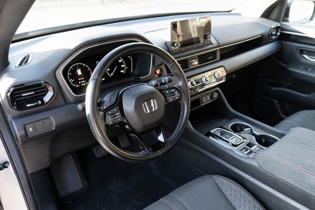 Certified 2024 Honda Pilot Sport image 3