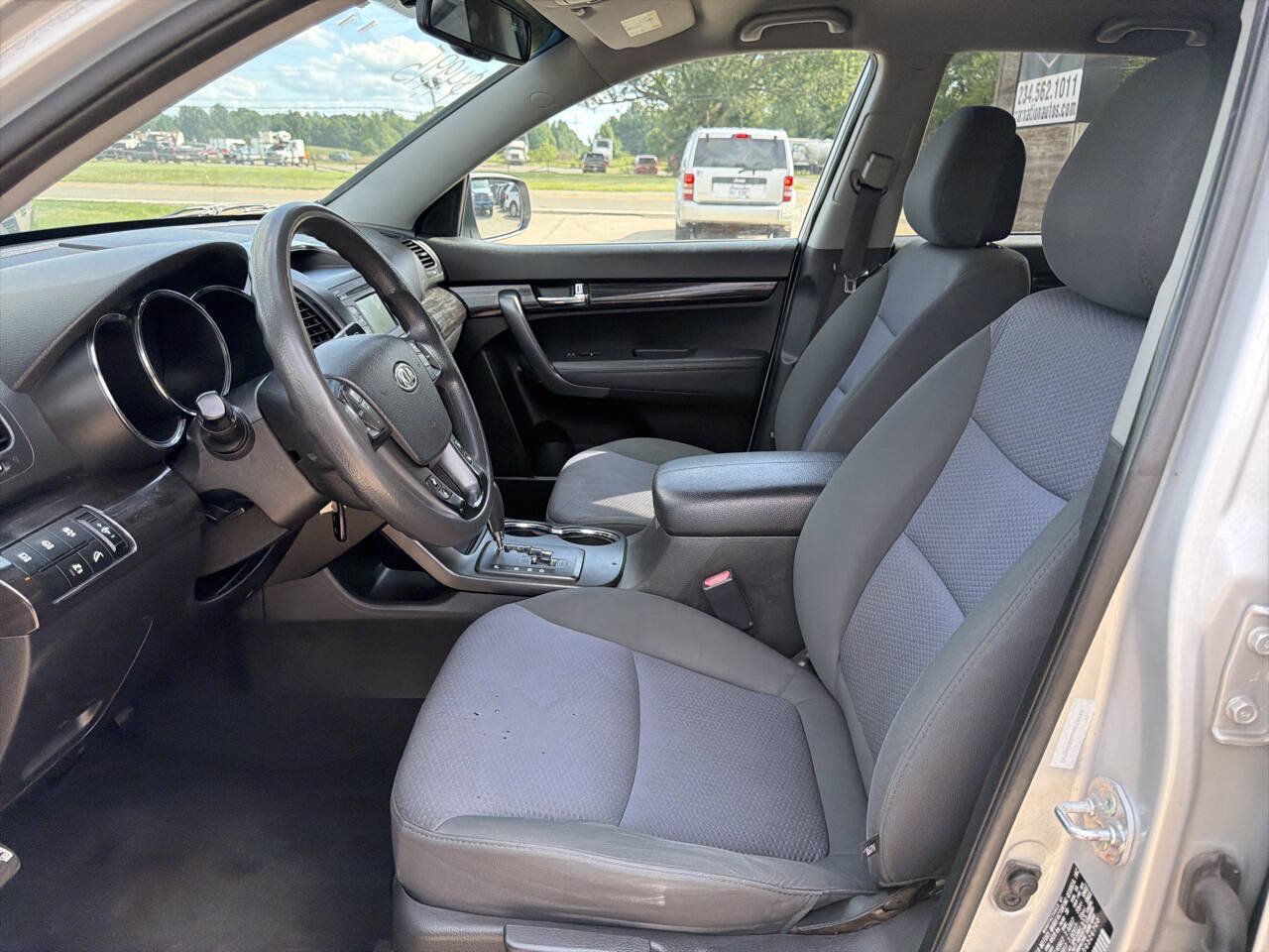 Used 2013 Kia Sorento LX w/ Convenience Pkg FWD image 12