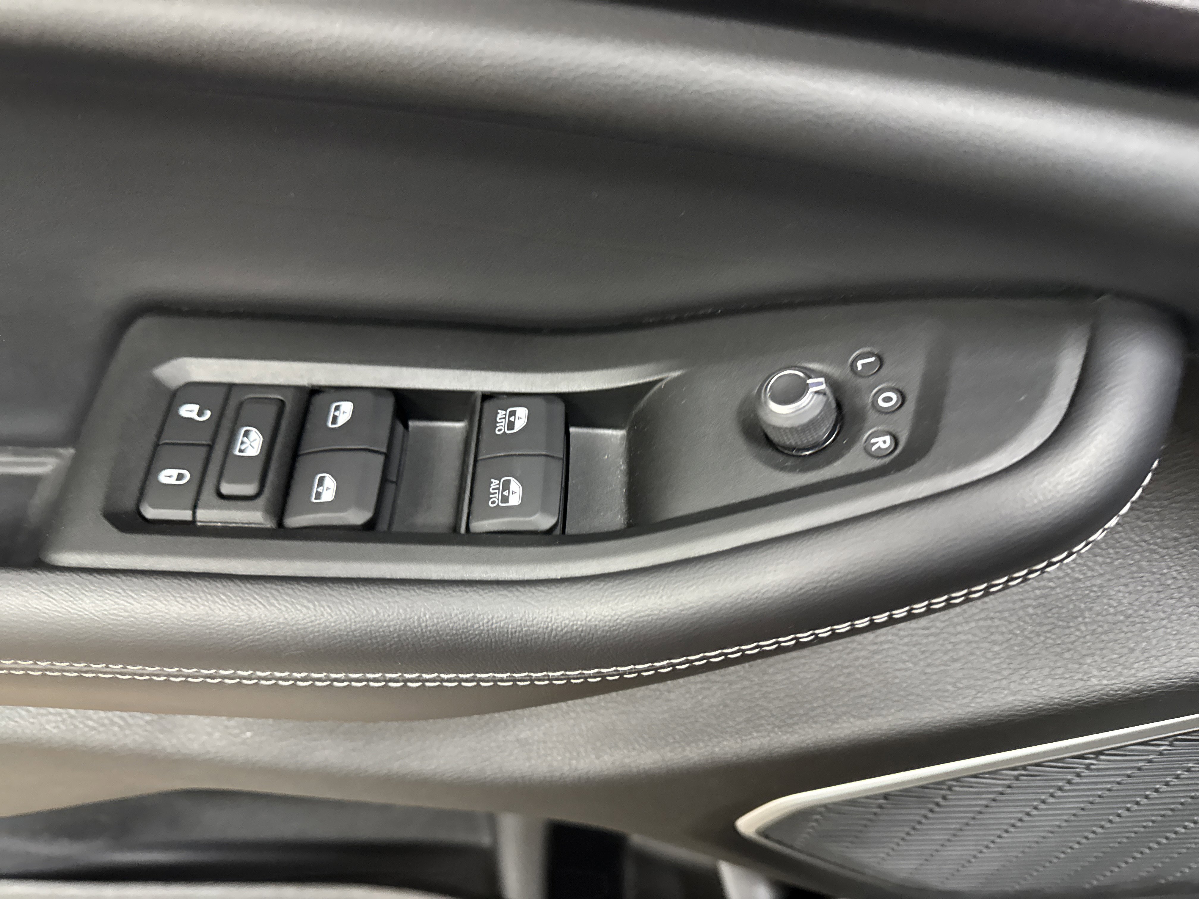 Used 2021 Jeep Grand Cherokee L Altitude image 26