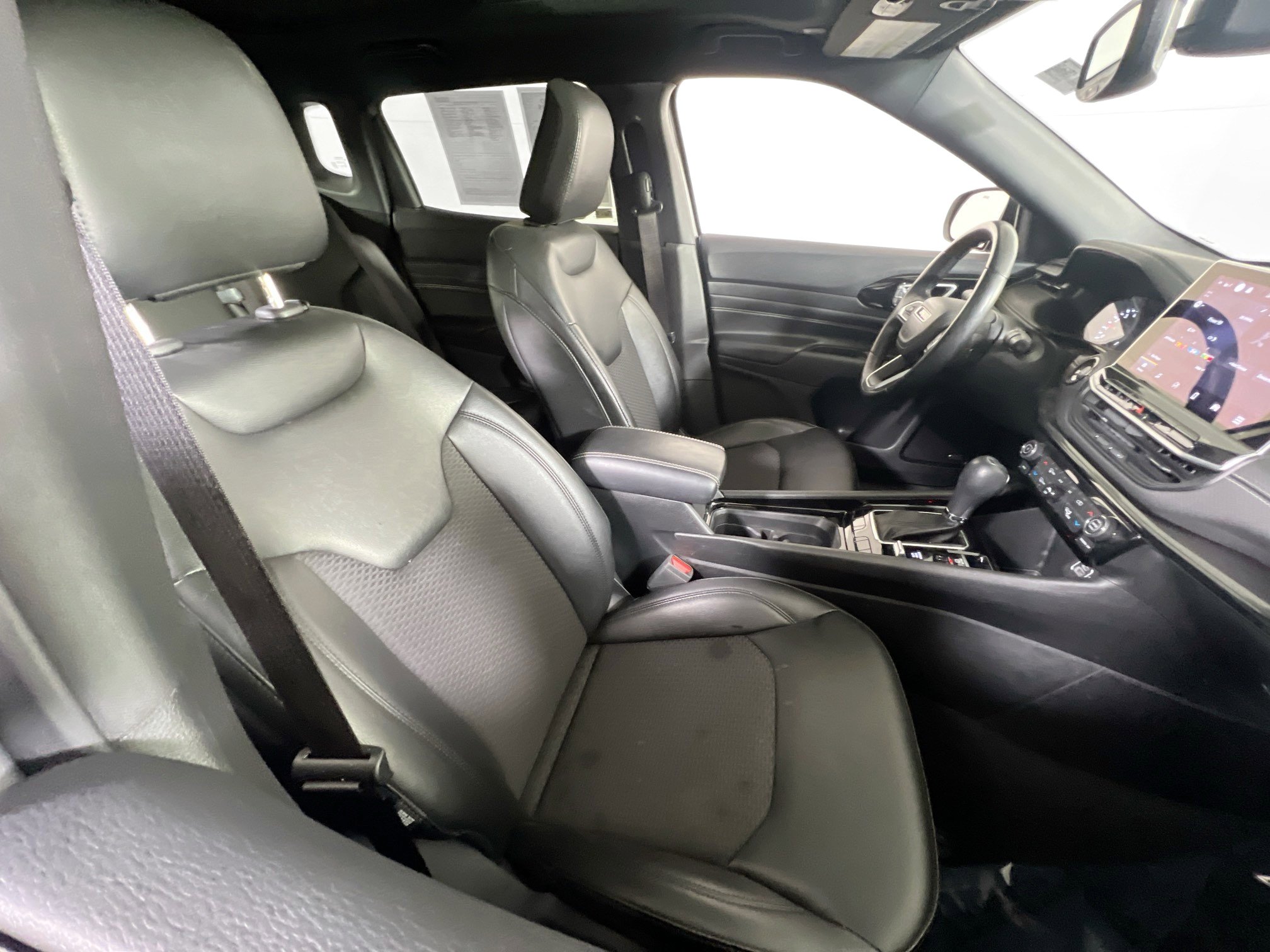 Used 2022 Jeep Compass Altitude w/ Sun and Sound Group image 26