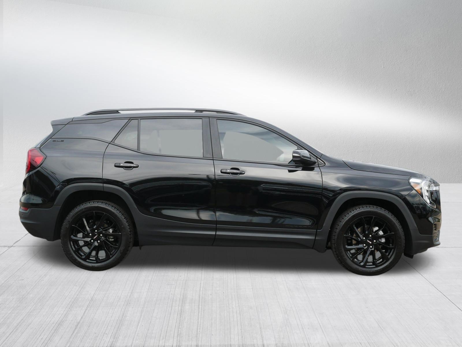 Used 2024 GMC Terrain SLE w/ Driver Convenience Package AWD/4WD image 8