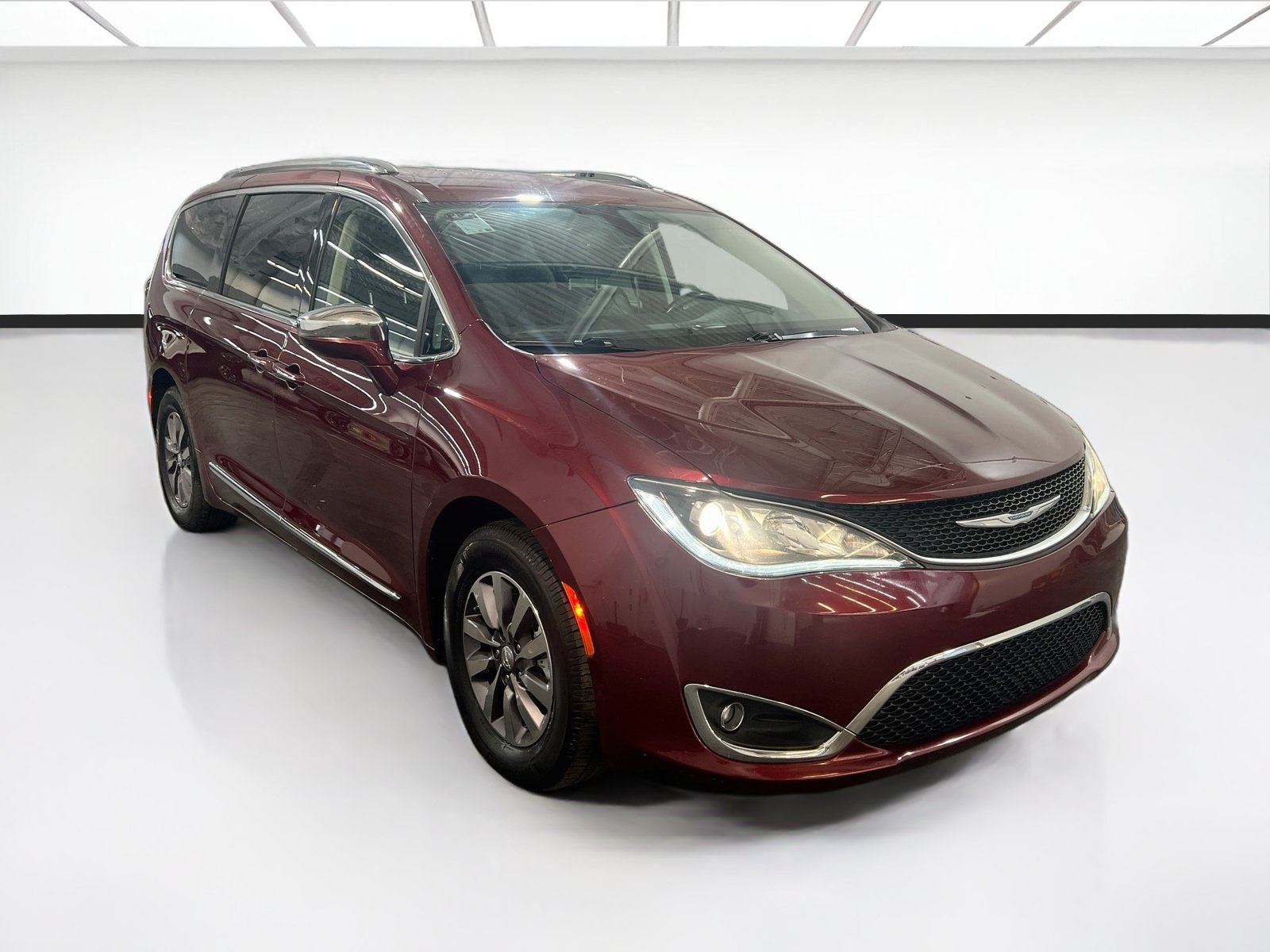 Used 2020 Chrysler Pacifica Limited FWD image 3