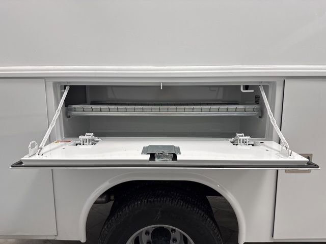 New 2025 Ford F350 XL w/ XL Chrome Package image 35