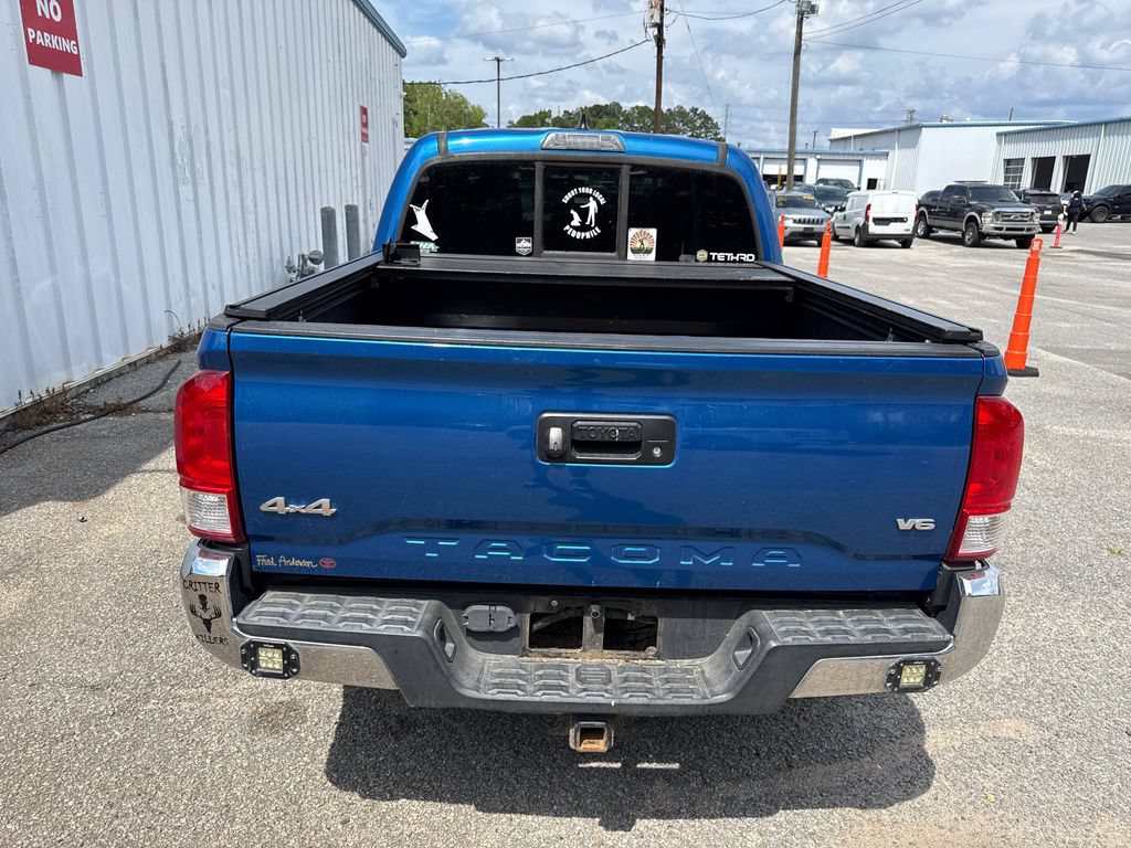 Used 2017 Toyota Tacoma SR5 AWD/4WD image 7