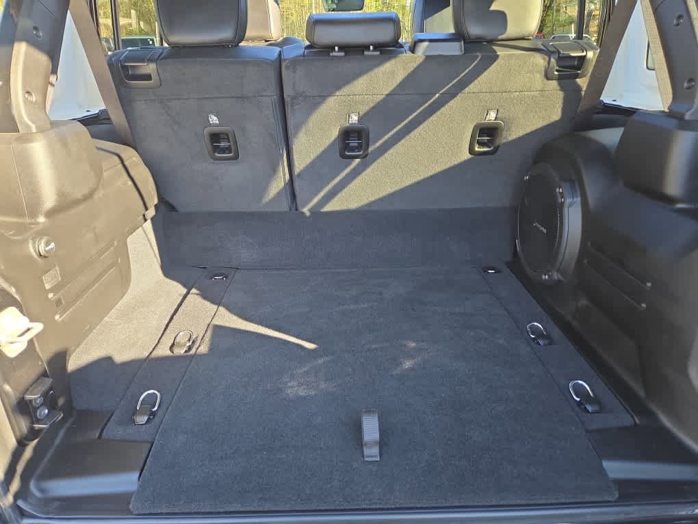 Used 2024 Jeep Wrangler High Altitude AWD/4WD image 34