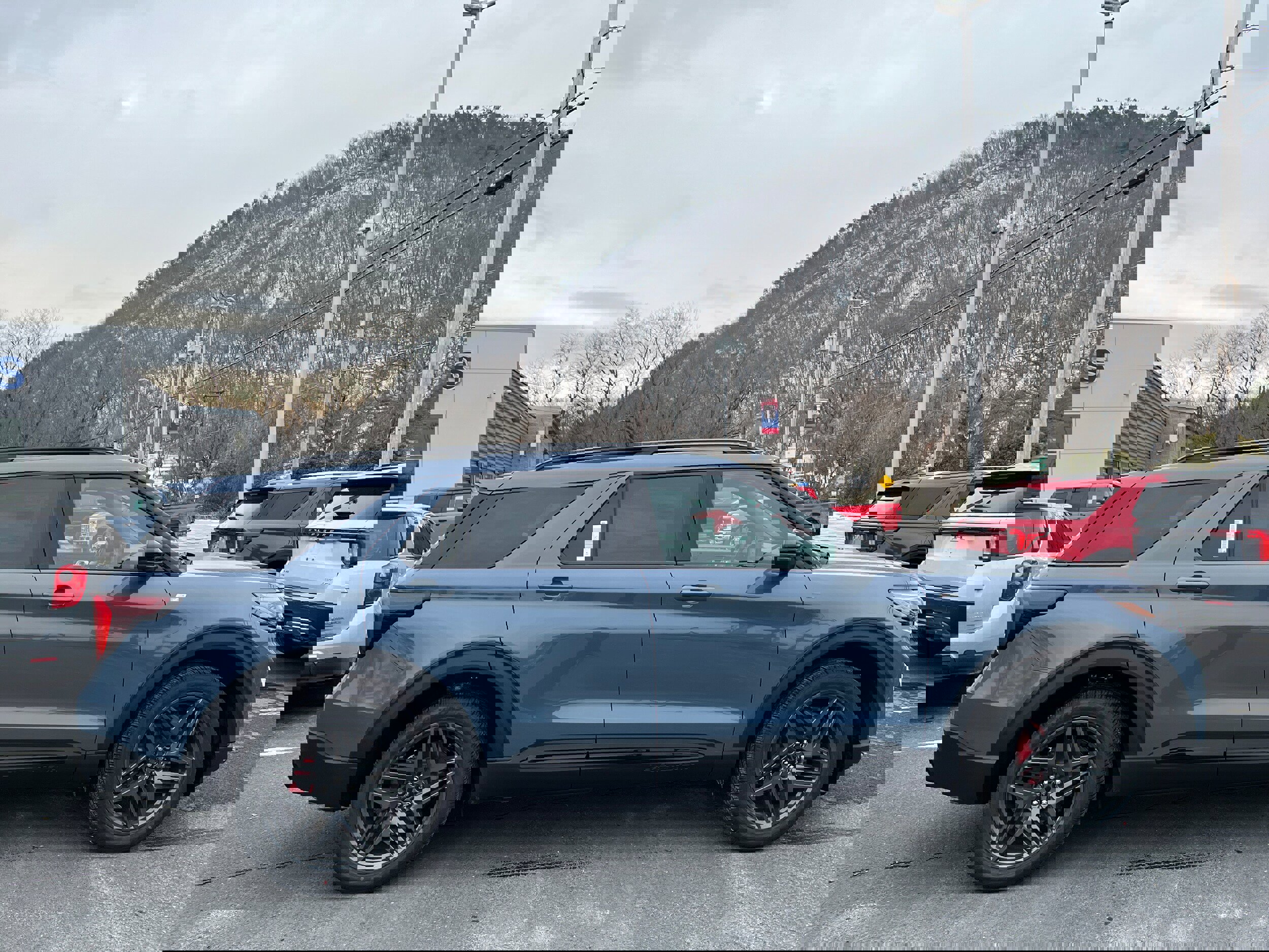 New 2026 Ford Explorer ST-Line w/ ST-Line Street Pack image 4