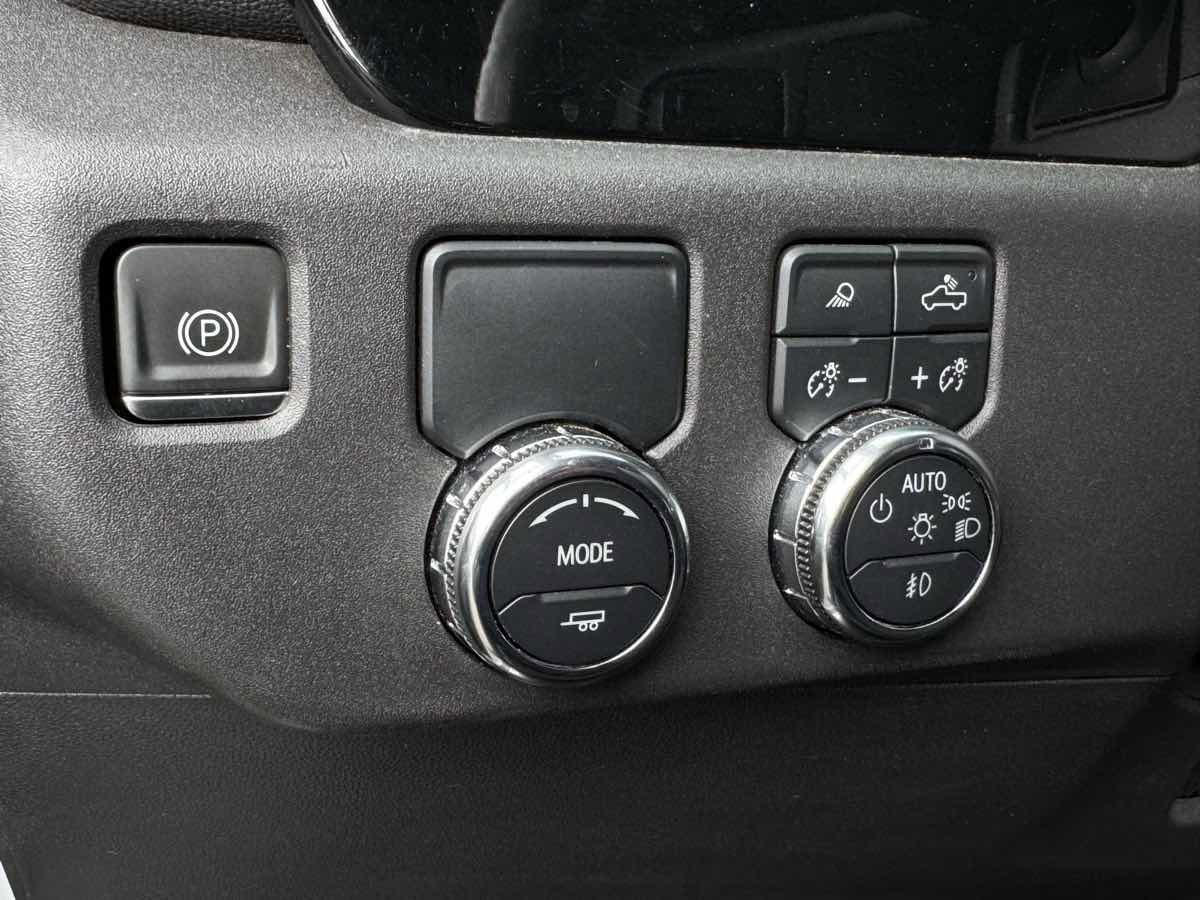 Used 2024 GMC Sierra 1500 SLT image 13