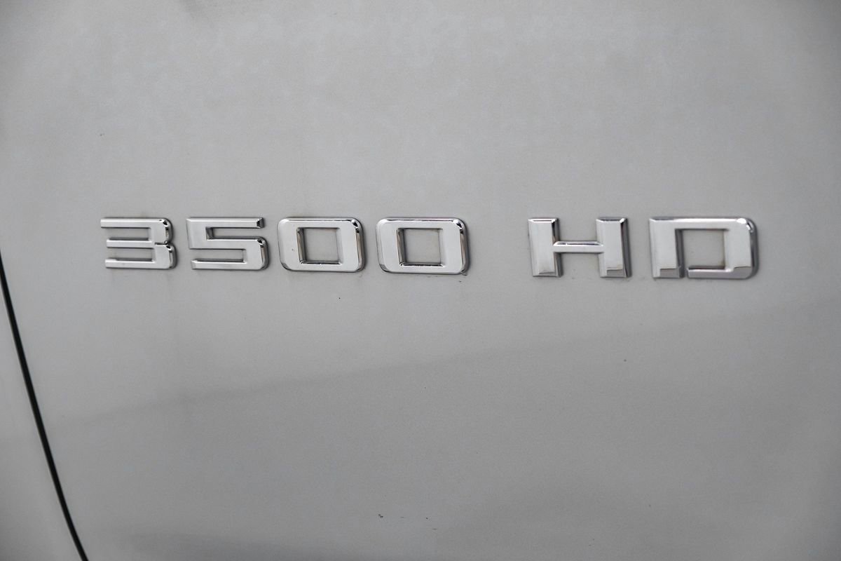 Used 2021 Chevrolet Silverado 3500 High Country w/ Snow Plow Prep/Camper Package image 55