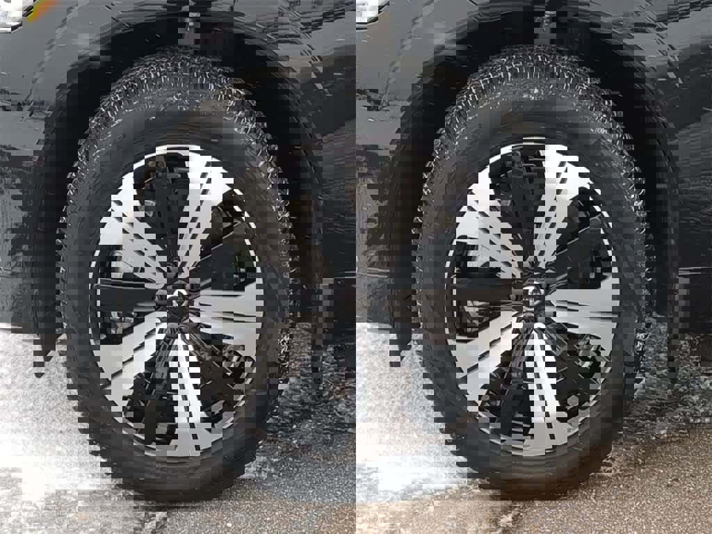 Certified 2025 Volvo XC60 T8 Core w/ Protection Package Premier image 13