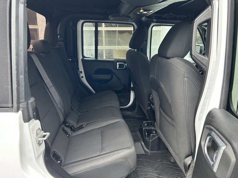 Used 2021 Jeep Gladiator Sport image 12