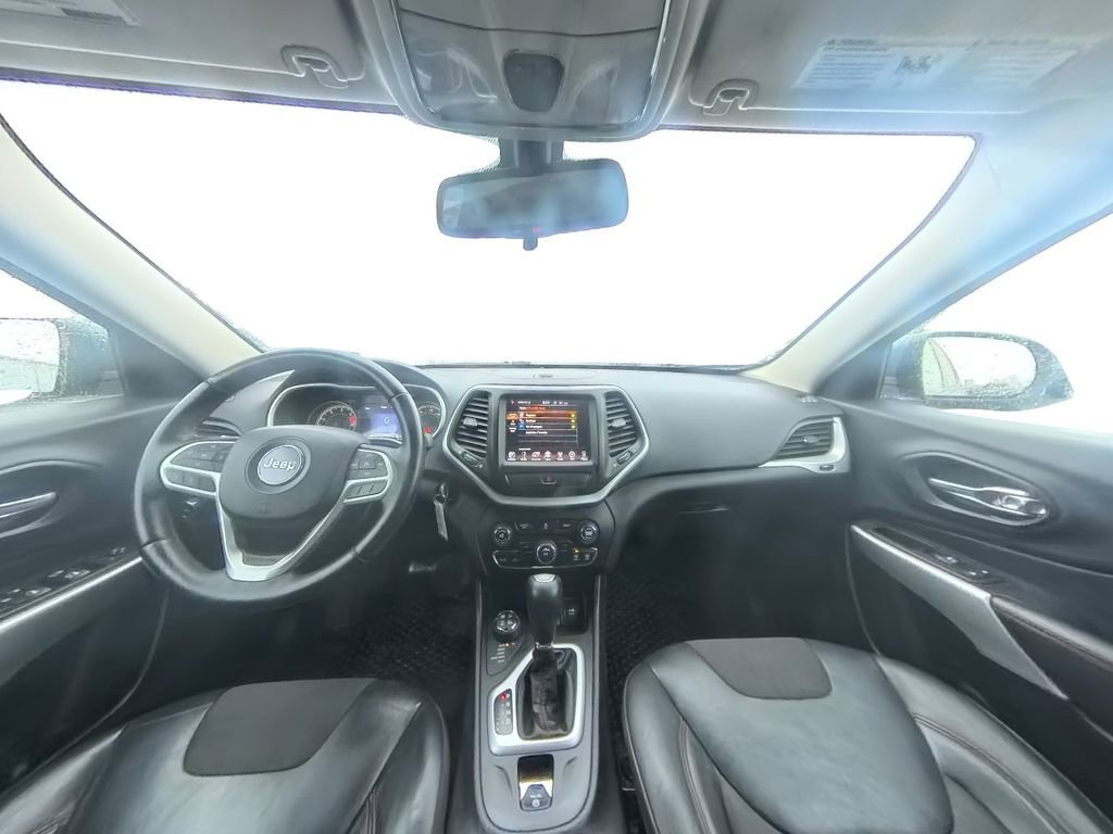 Used 2017 Jeep Cherokee Trailhawk image 23