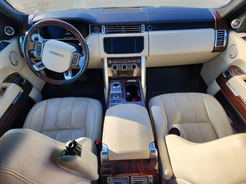 Used 2014 Land Rover Range Rover HSE image 7