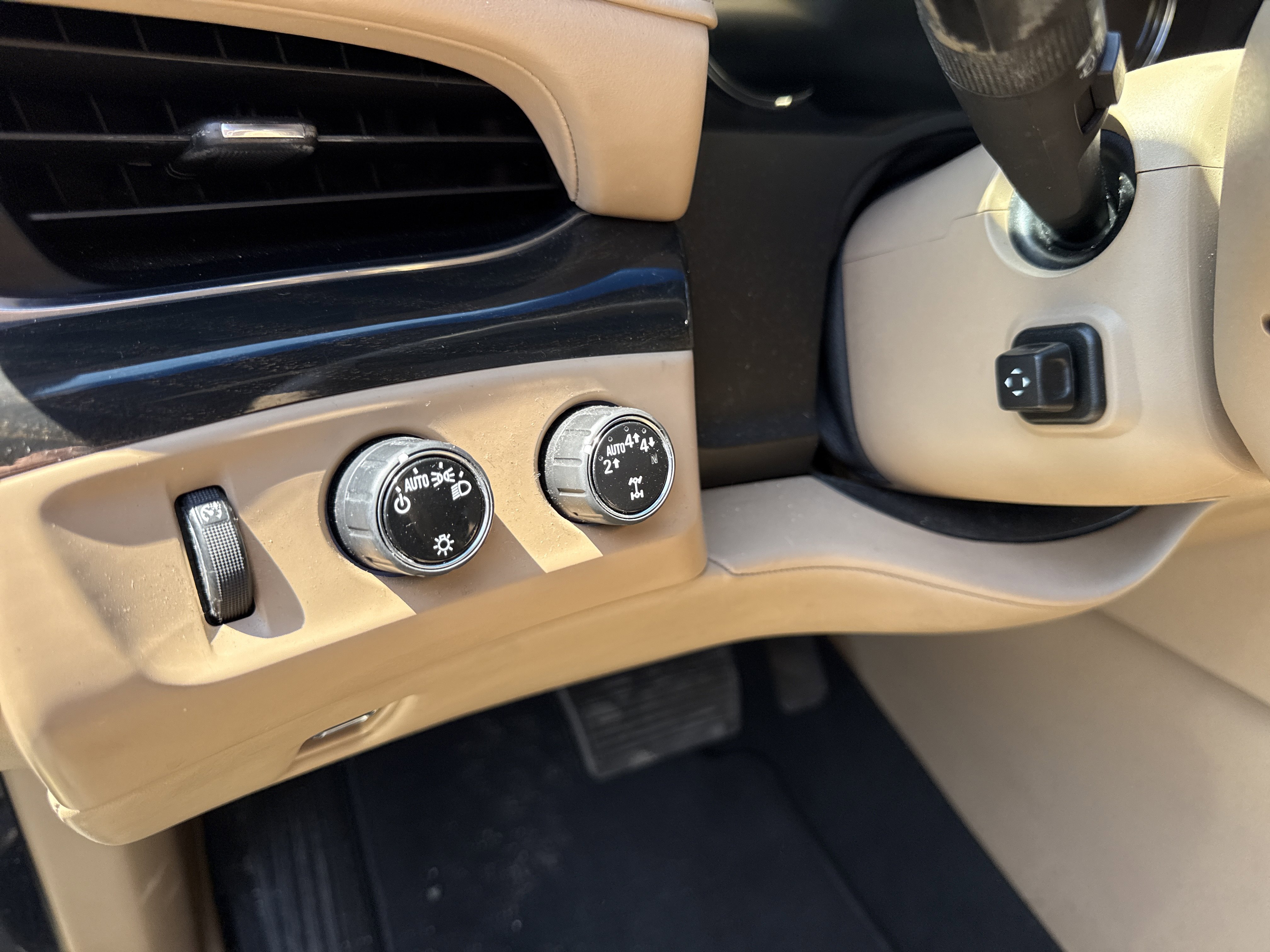 Used 2018 Cadillac Escalade ESV Platinum image 34