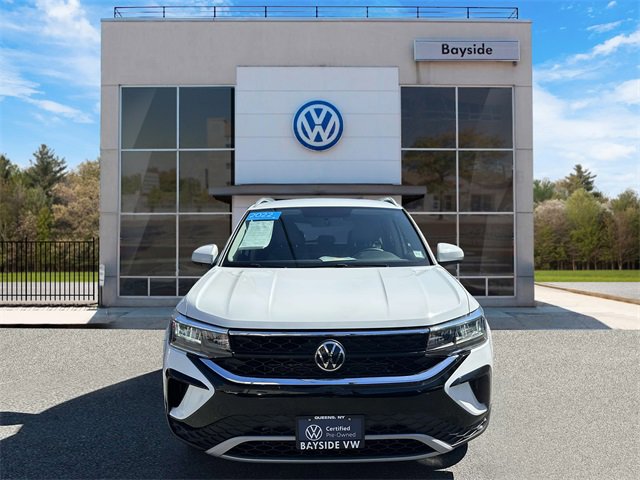 Certified 2022 Volkswagen Taos SE image 7