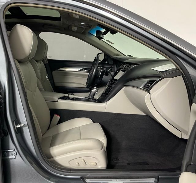 Used 2019 Cadillac CTS Luxury RWD image 27