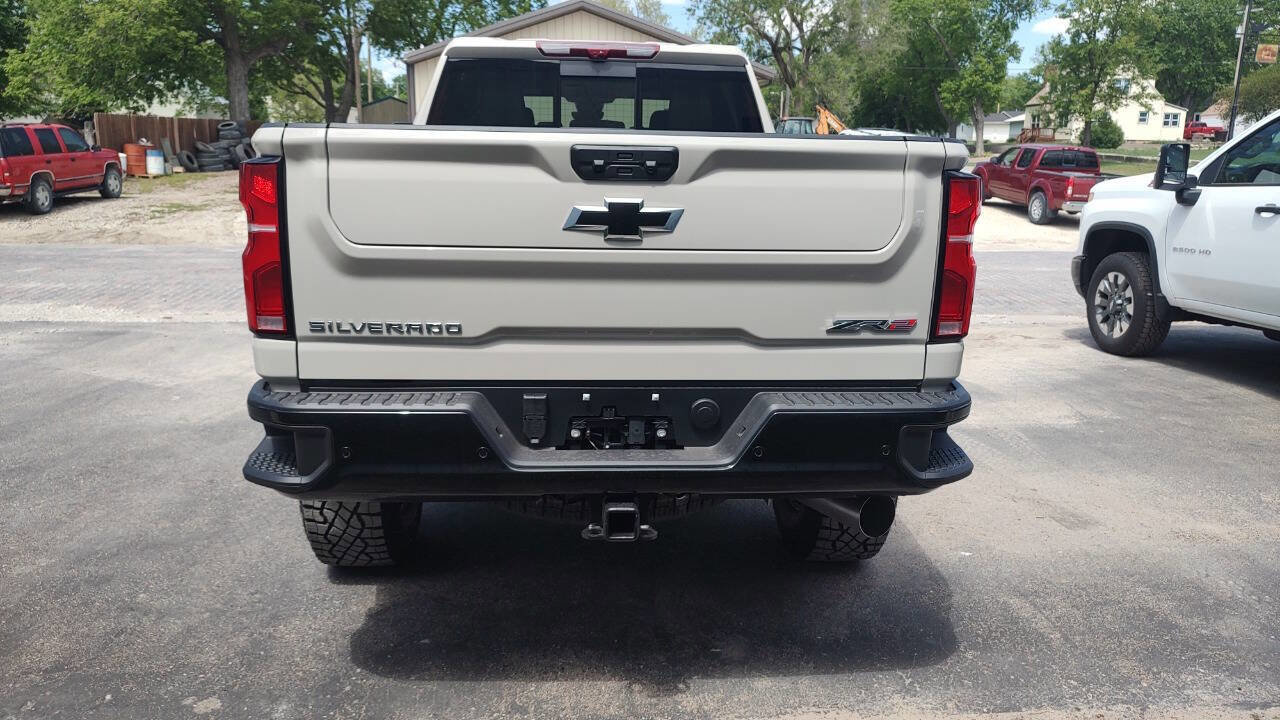New 2026 Chevrolet Silverado 2500 ZR2 AWD/4WD image 6