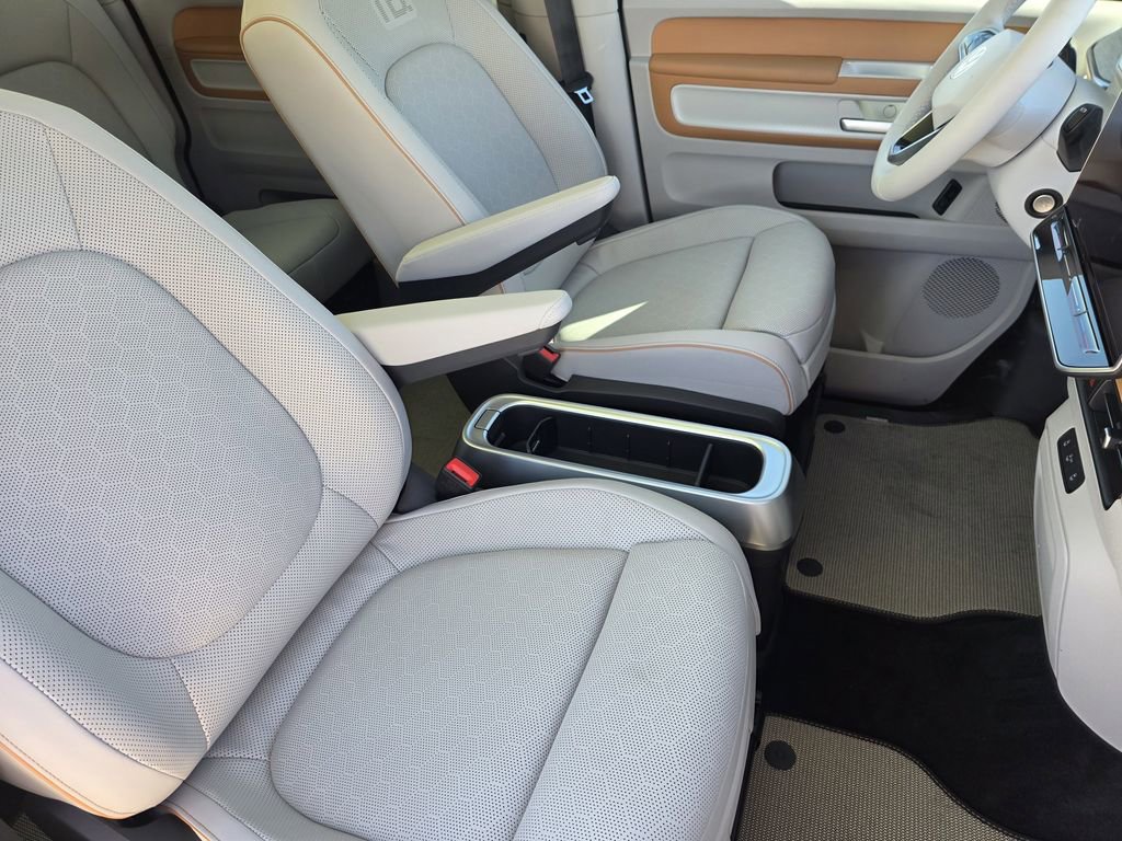 New 2025 Volkswagen ID. Buzz Pro S Plus image 10