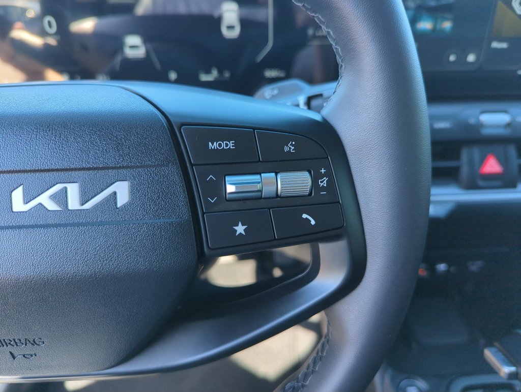 Used 2025 Kia K4 EX FWD image 23