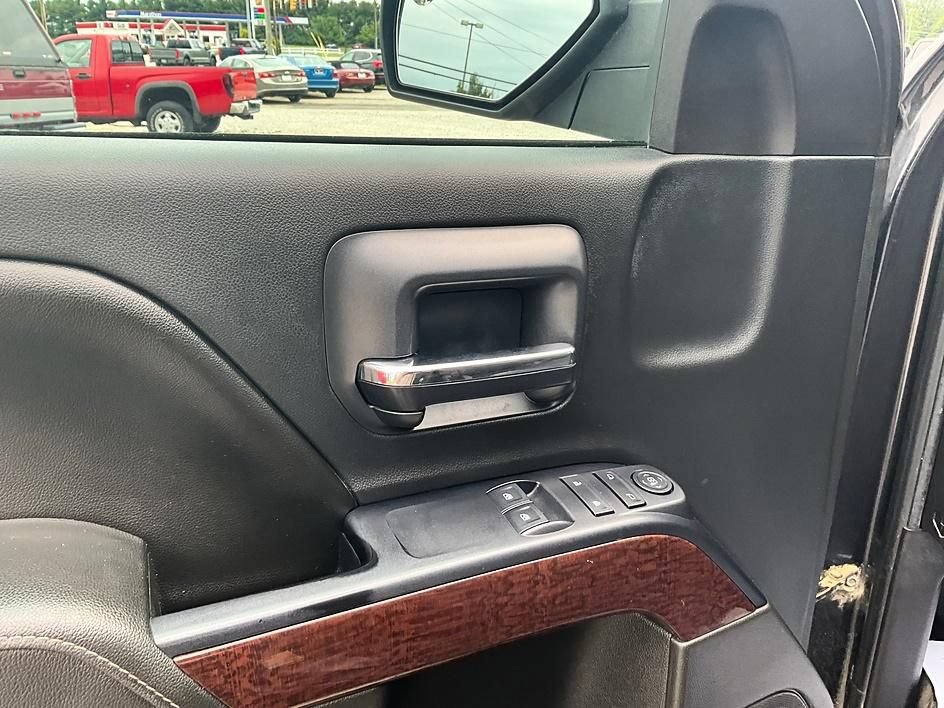 Used 2015 GMC Sierra 1500 SLE w/ SLE Preferred Package AWD/4WD image 13