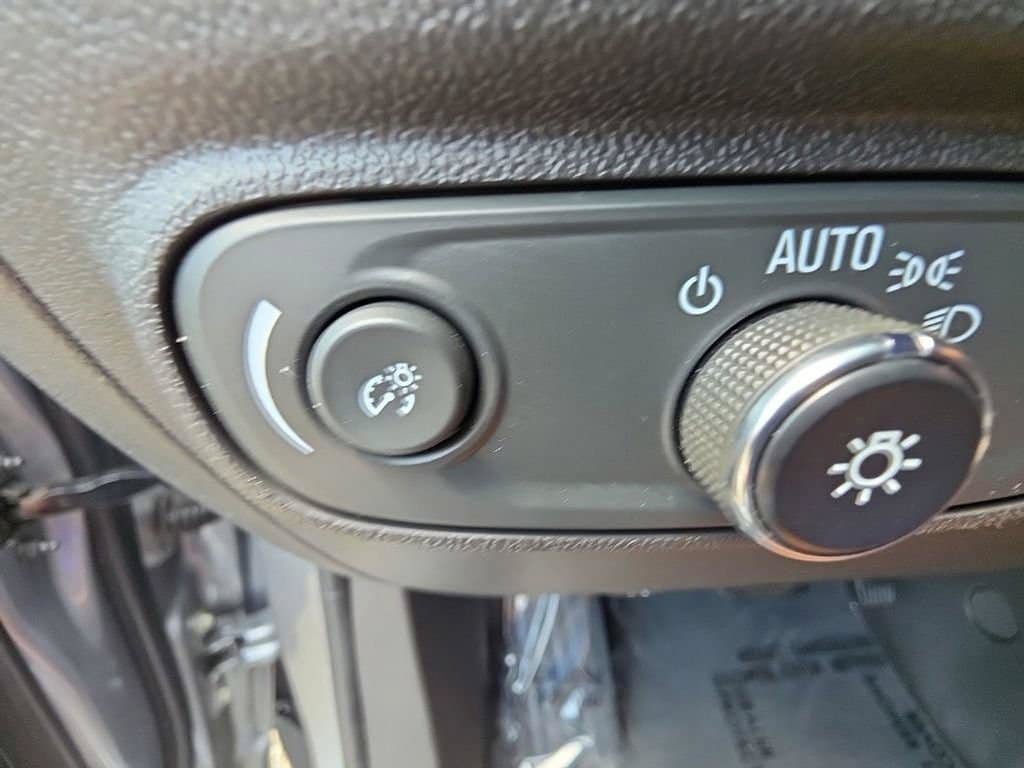 Used 2023 Chevrolet Equinox LT AWD/4WD image 21