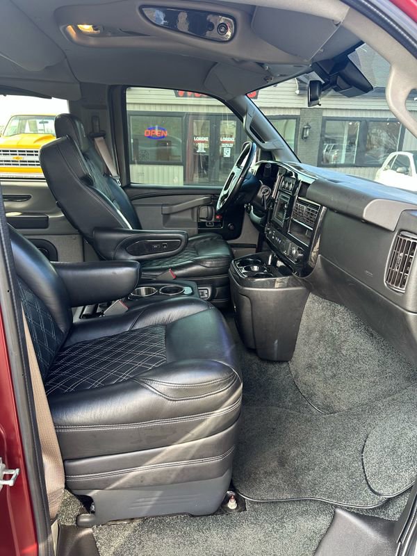 Used 2021 Chevrolet Express 2500 LS w/ Enhanced Convenience Package image 10