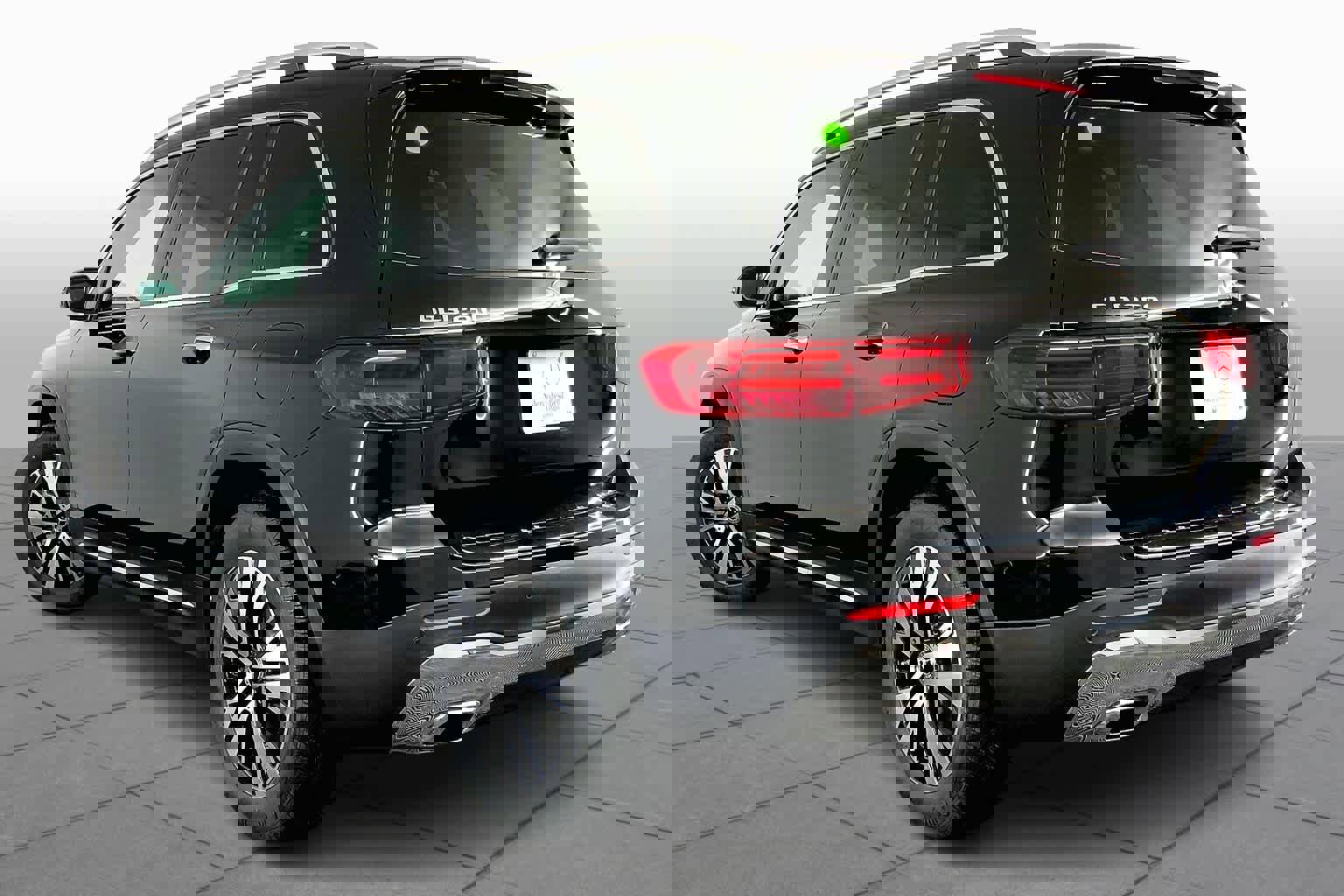 New 2025 Mercedes-Benz GLB 250 4MATIC image 4