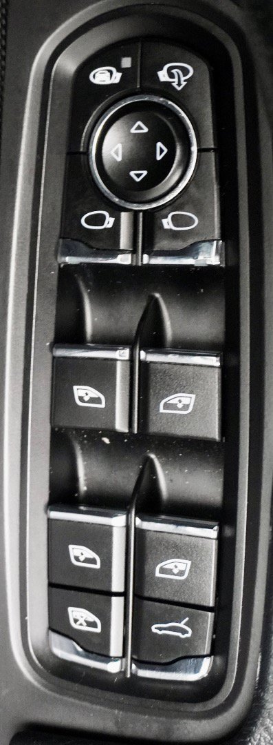 Used 2013 Porsche Cayenne S AWD/4WD image 37