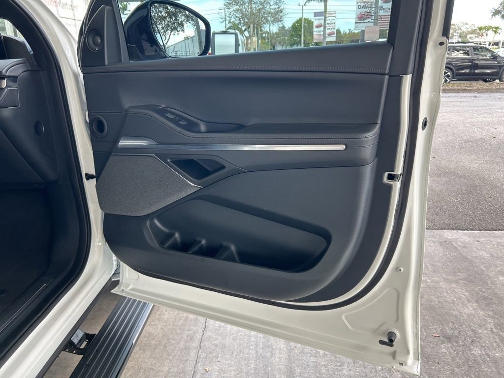 Used 2025 Lincoln Navigator Reserve w/ Jet Appearance Package image 29