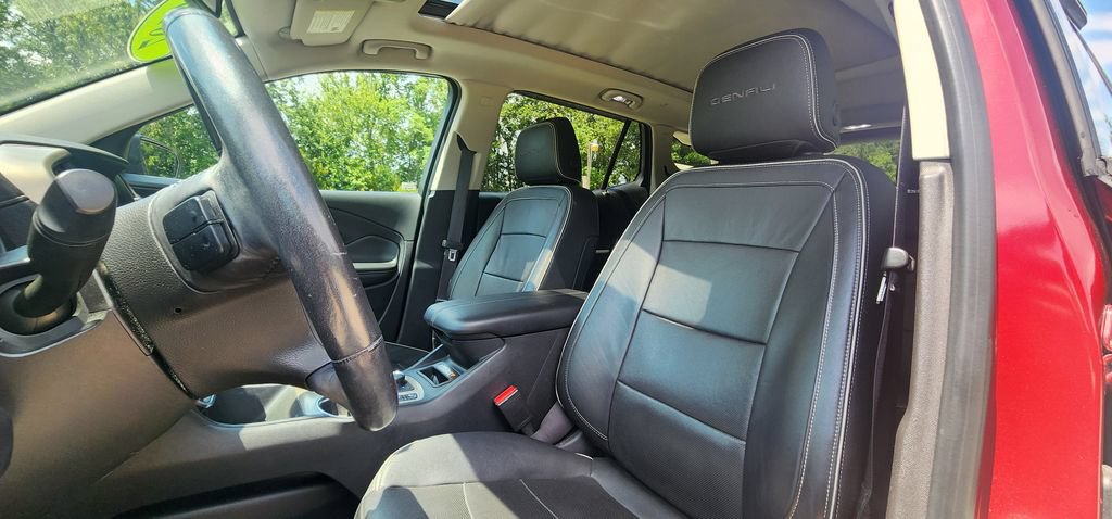Used 2019 GMC Terrain Denali w/ Advanced Safety Package FWD image 14