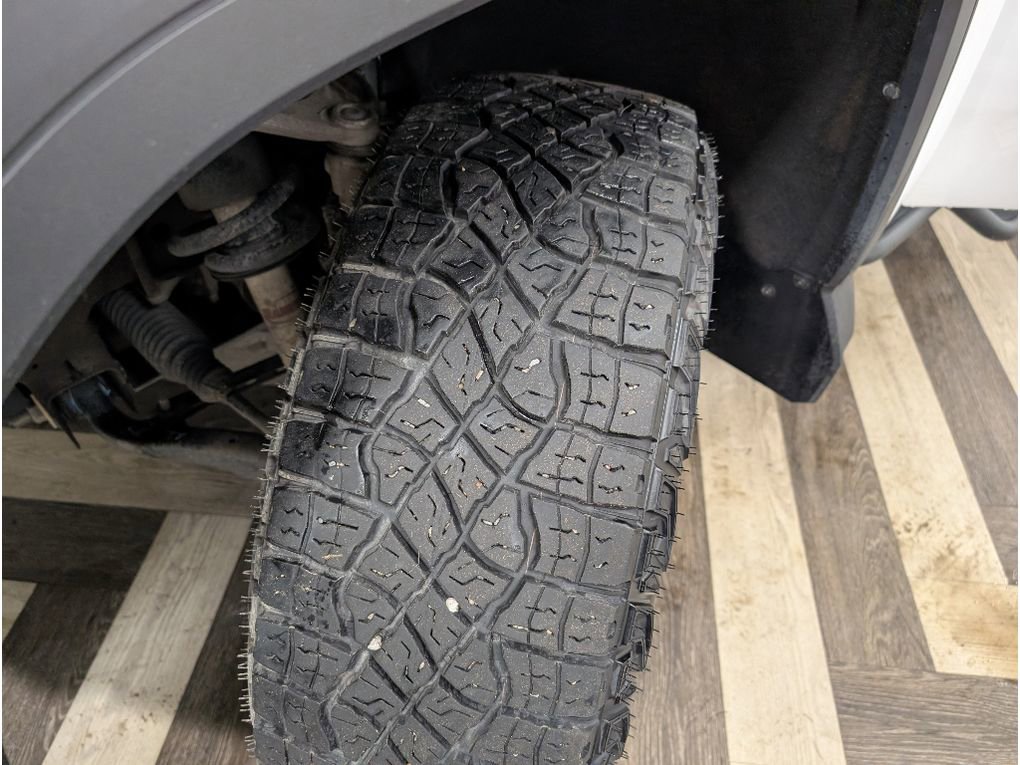 Used 2023 GMC Sierra 1500 AT4 w/ Technology Package AWD/4WD image 21