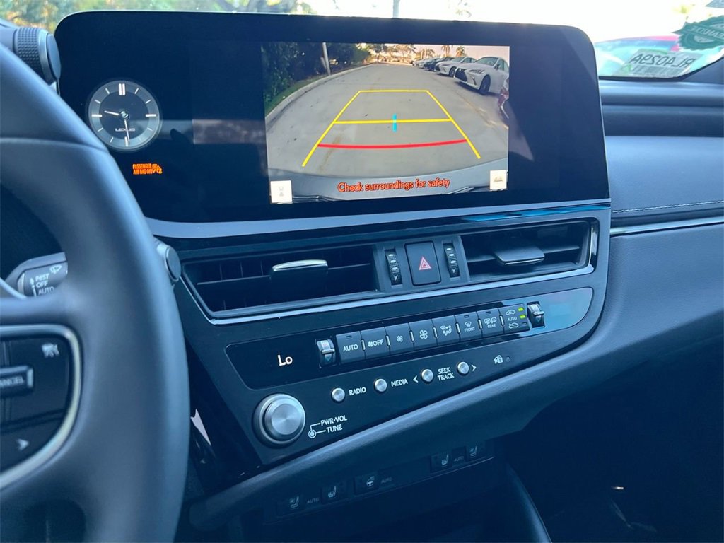 Certified 2023 Lexus ES 300h w/ Premium Package image 16