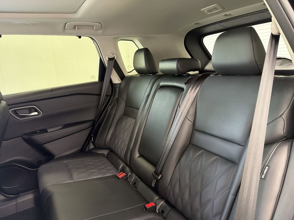 Certified 2026 Nissan Rogue Platinum w/ Platinum Premium Package image 17