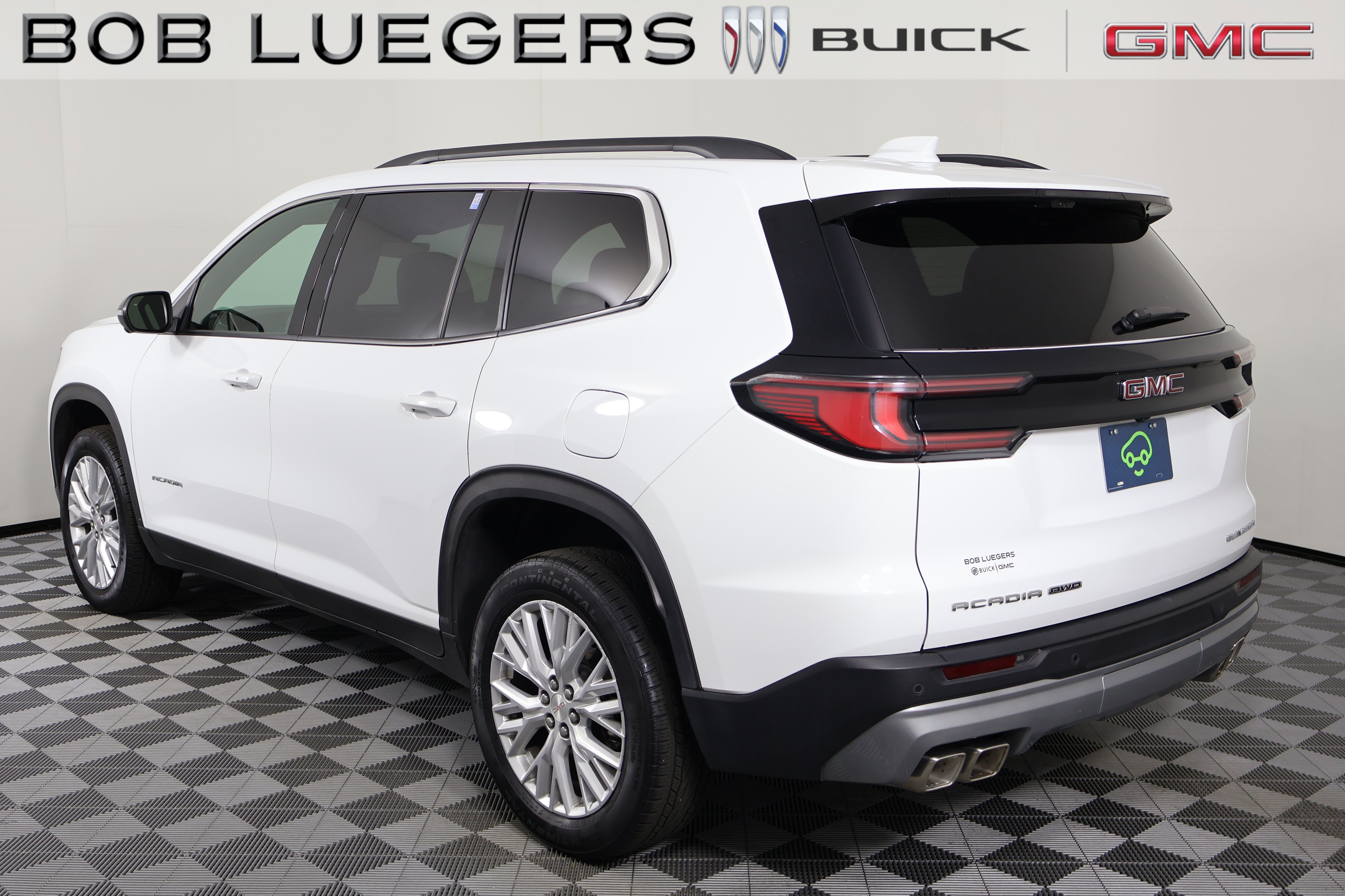 Certified 2026 GMC Acadia Elevation w/ Elevation Premium Package AWD/4WD image 4