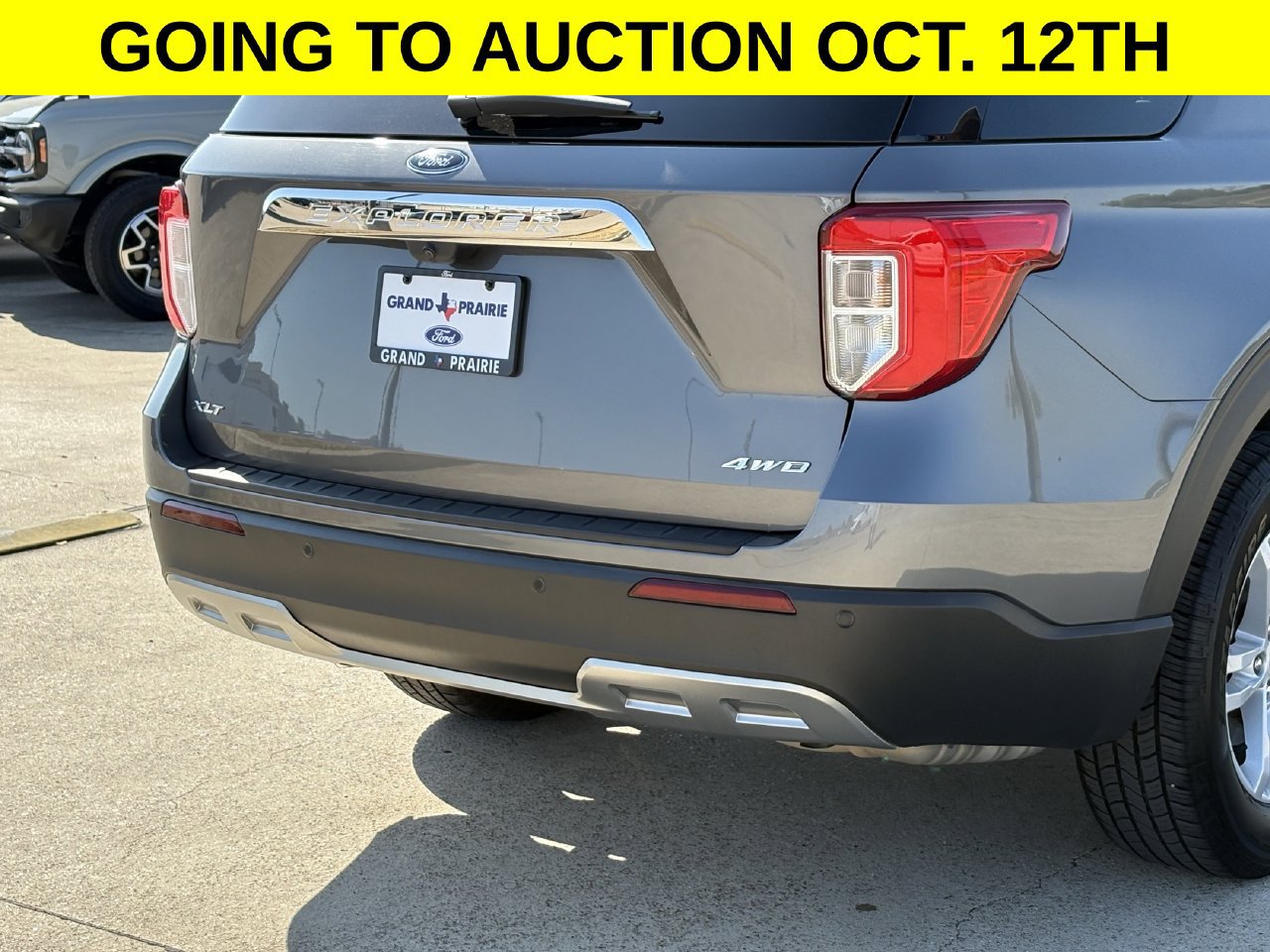 Used 2024 Ford Explorer XLT w/ Equipment Group 202A AWD/4WD image 6