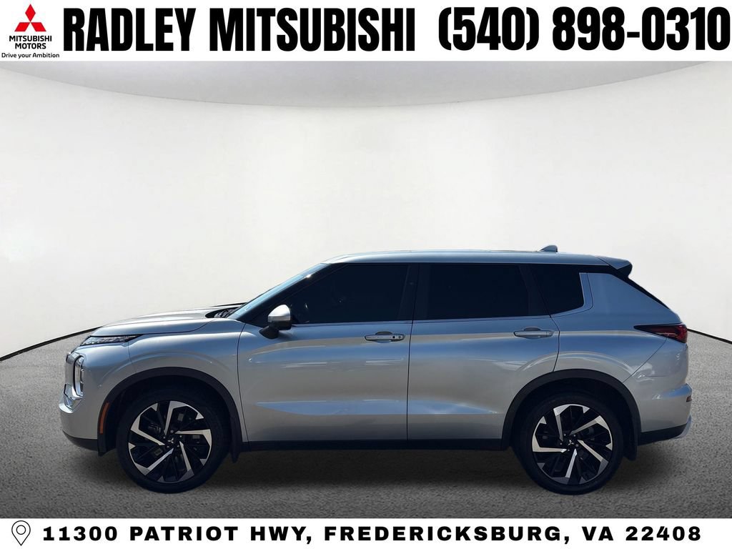 Used 2023 Mitsubishi Outlander SE FWD image 16